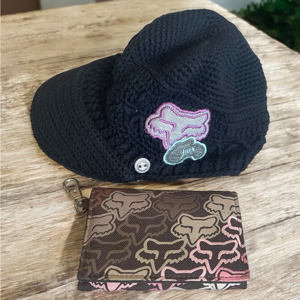 Fox toque and wallet